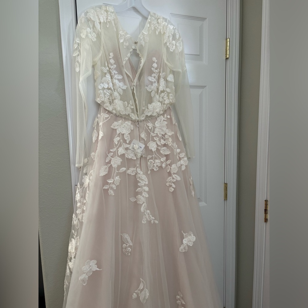 Ivory Wedding Dress by Galina Signature - Picture 17 of 17